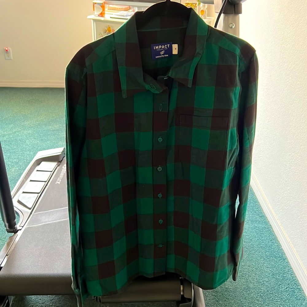 United by Blue flannel button down shirt in green & black in Medium